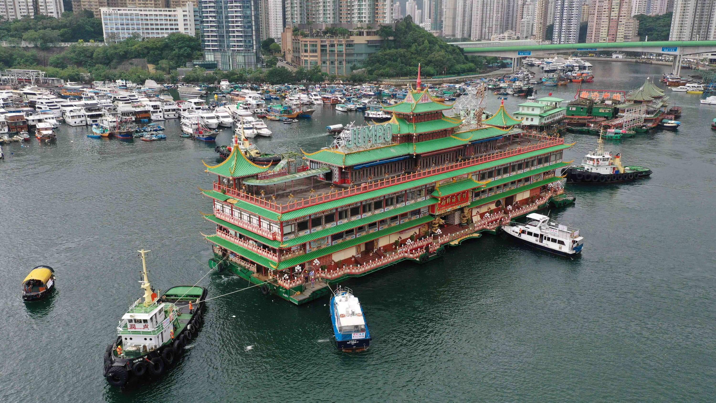 Famous Hong Kong landmark Jumbo Floating has sunk